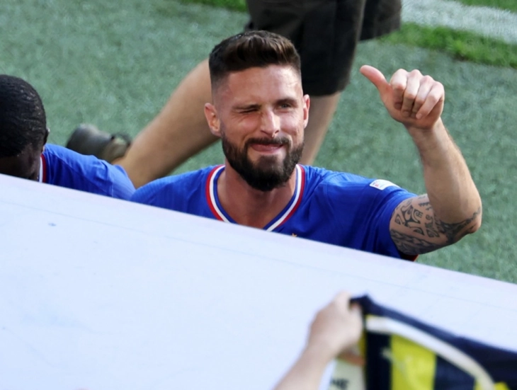 Zhiru nënshkroi kontratë njëvjeçare me Lilin