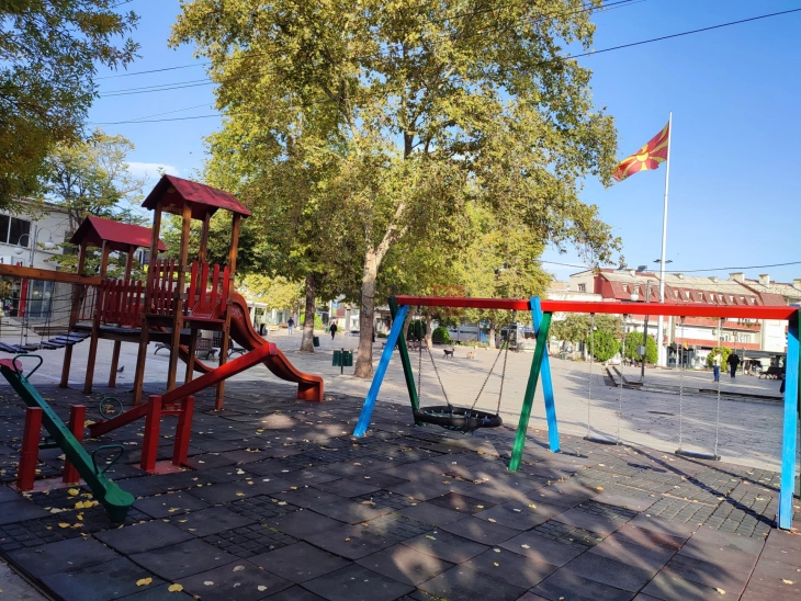 Mot me diell dhe i nxehtë me temperatura deri në 39 gradë