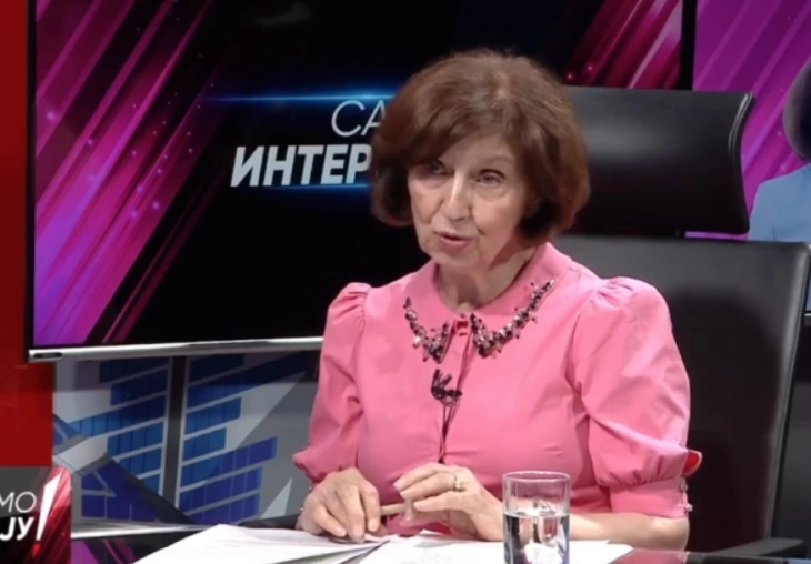 Сиљановска-Давкова: Се шокирав дека 40 отсто од административците не работат, тоа не може ниту една економија да го издржи