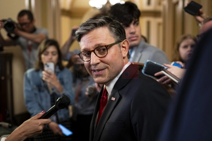 Претставничкиот дом на САД го усвои законот на Трамп за даночни намалувања и кратења на трошоците