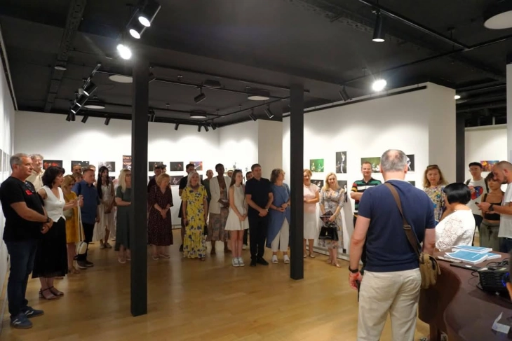 Во Македонскиот КИЦ во Загреб отворена изложбата „The Vlatko Stefanovski Experience