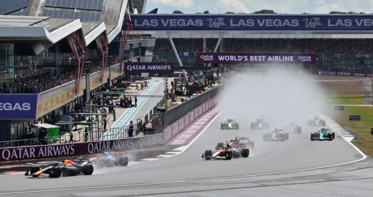 Норис ја освои ГН на Велика Британија, сензационален подиум за Хулкенберг