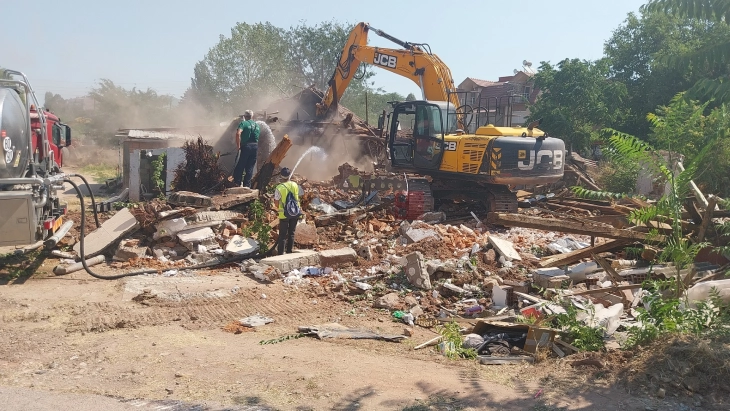 Се уриваат објекти за да продолжи доизграбата на штипскиот булевар „Партизанска“