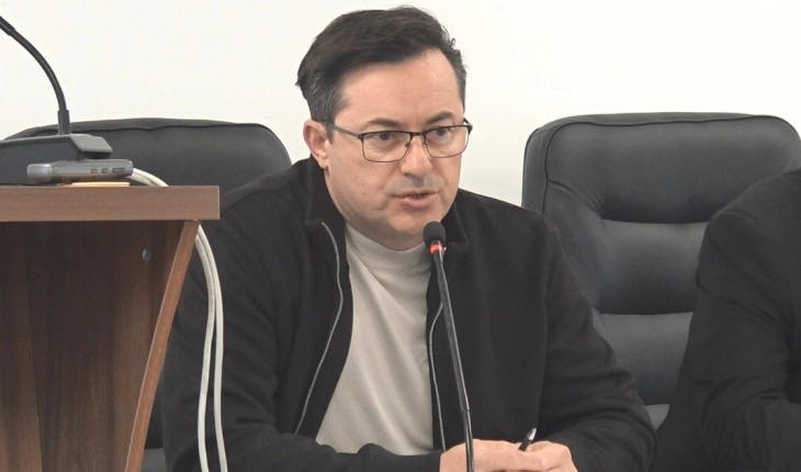 Итна средба на координаторите на советничките групи бара претседателот на Советот на Општина Кочани за да продолжи функционирањето