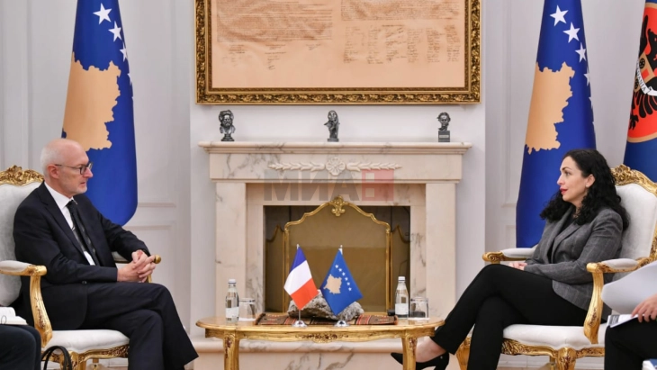 Presidentja Osmani dhe ambasadori francez biseduan për bllokimin e konstituimit të Kuvendit të Kosovës