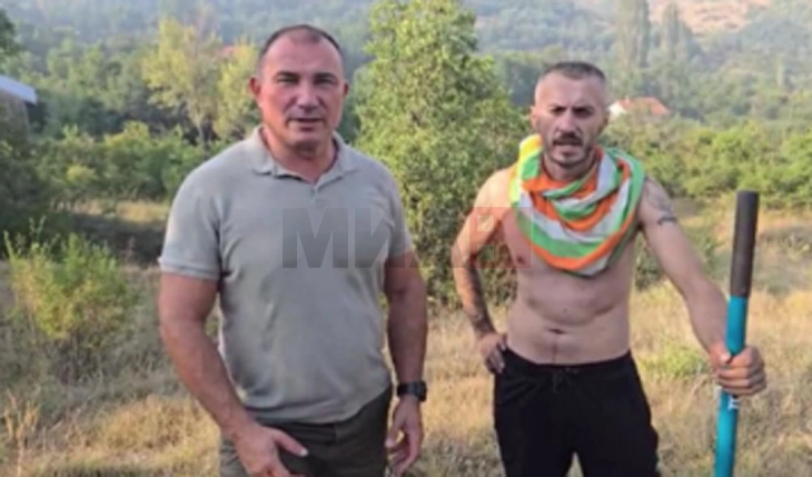 Angellovi: Nuk ka rrezik për banorët nga zjarri mbi Çuçer, nuk ka nevojë të përhapet panik