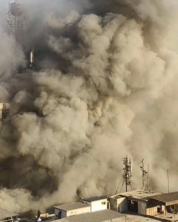 Најмалку 14 повредени во пожар во телекомуникациска зграда во центарот на Каиро