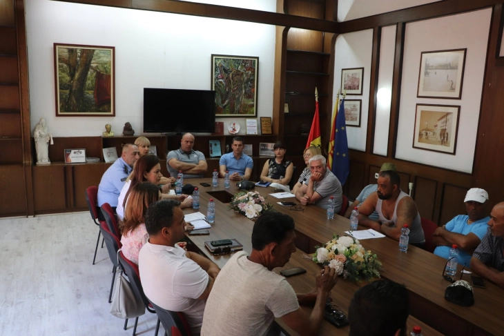 Средба на локалната власт на Куманово со сопственици на мотокултиватори