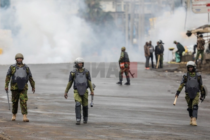 Претседателот на Кенија повика полицијата да им пука во нозе на антивладините демонстранти