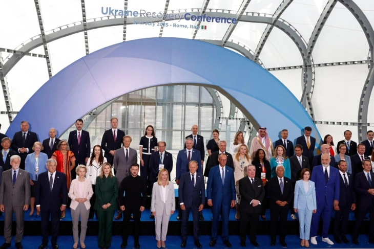 На конференцијата во Рим ветени 10 милијарди долари за обновата на Украина