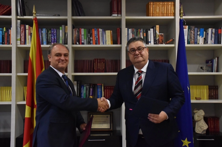 Министерството за јавна администрација и ФИНКИ потпишаа Меморандум за соработка