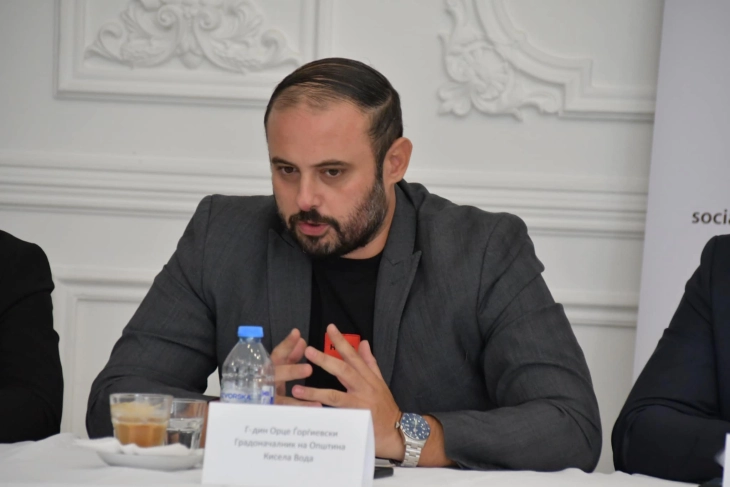 ​Ѓорѓиевски: Инвестираме во едносменска настава и подобри услови за учениците во ООУ „Кирил Пејчиновиќ“ 