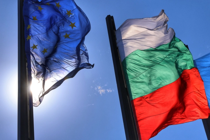 „Фич“ и „Стандард енд Пурс Глобал“ го подигнаа кредитниот рејтинг на Бугарија