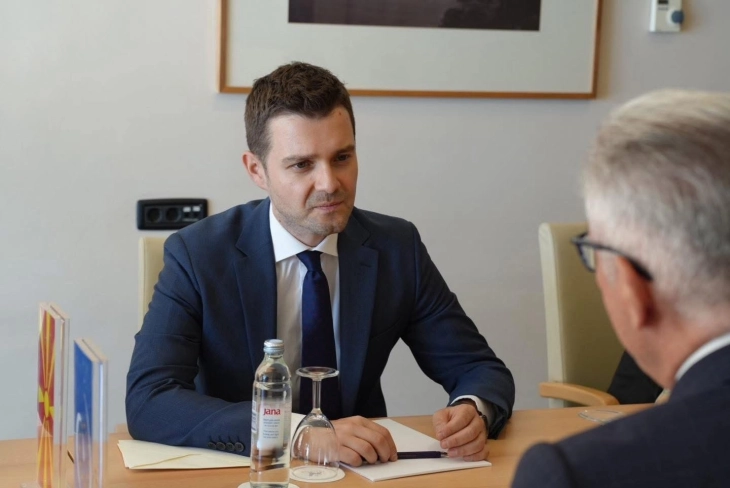 Средба на министерот Муцунски со претседателот на ПССЕ Теодорос Русопулос