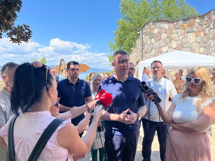 Mickoski i kënaqur nga shifrat e realizuara në turizëm në pesë muajt e parë të këtij viti