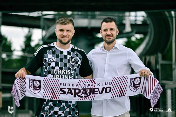 Ристовски во друштво на Велкоски на промцијата во Сараево