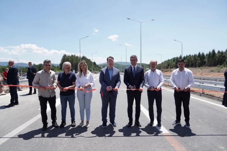 Mickoski: Autostrada drejt Ohrit për vite me radhë ishte simbol i ngecjes – tani do të jetë simbol i suksesit dhe punës së përgjegjshme