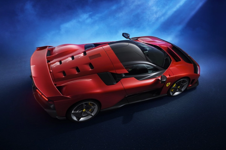 Ферари Ф80: Наследникот на ЛаФерари