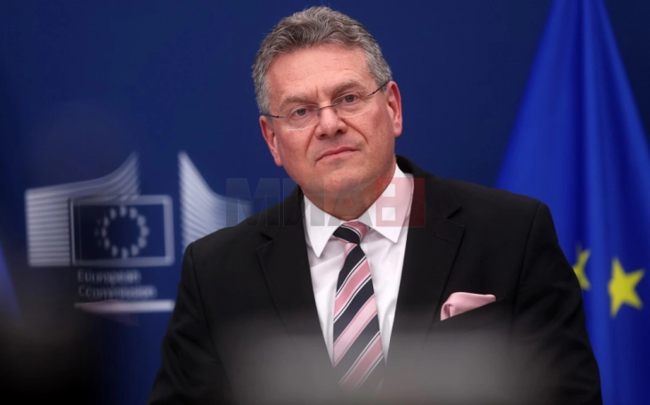 Шефчовиќ: Верувам дека сè уште постои можност за продолжување на преговорите со САД