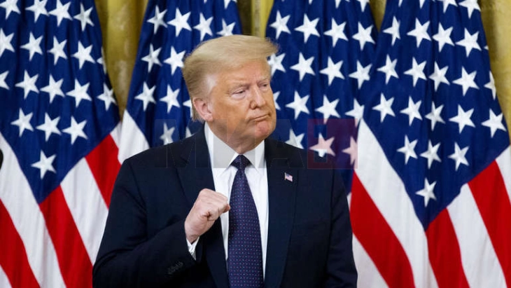 Tramp: Së shpejti në vendet më të vogla do të dërgohen letrat e tarifave