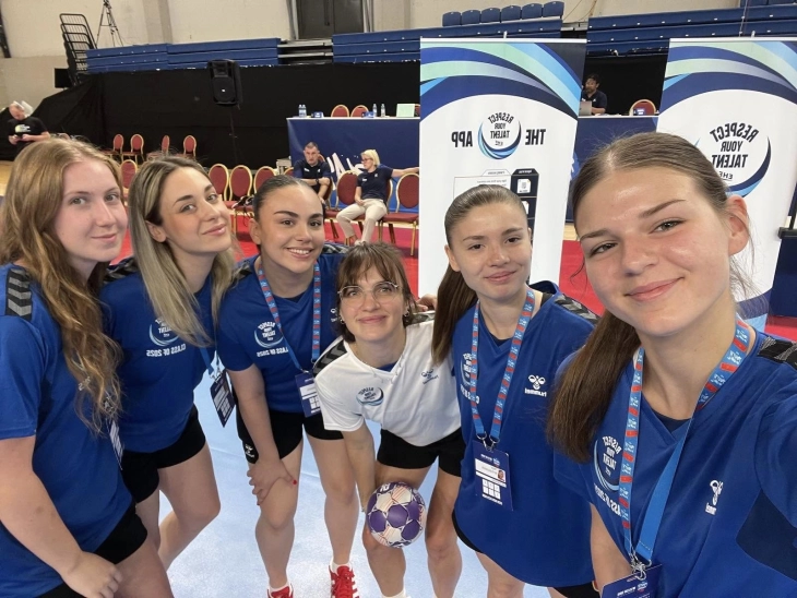 Македонските млади ракометарки дел од програмата „Почитувај го твојот талент“