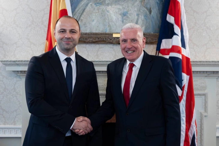 Misajlovski - lord Kouker: Mbretëria e Bashkuar mbetet e përkushtuar në zhvillimin e kapaciteteve mbrojtëse të Maqedonisë