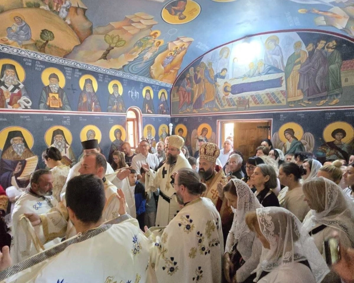 Осветена новата црква „Свети Никола“ во Лешок