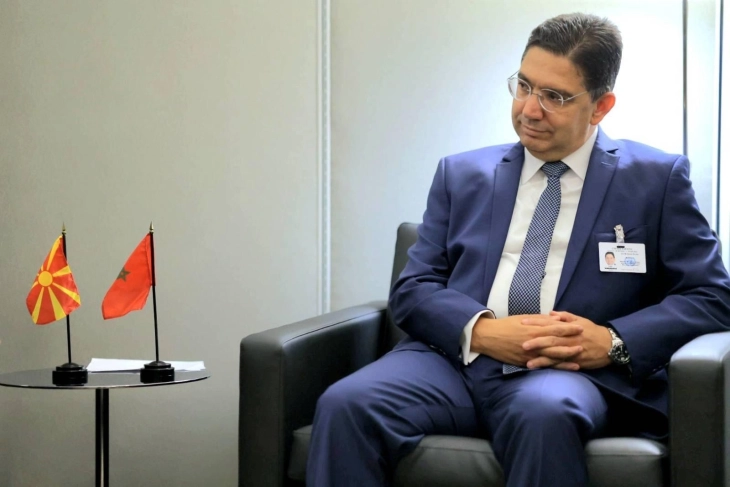 Шефот на мароканската дипломатија во посета на земјава на средба со Муцунски