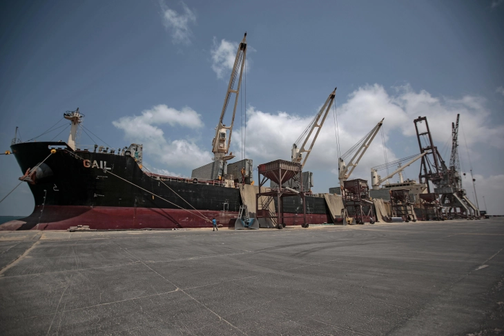 Izraeli sulmon portin e Huthëve në Jemen