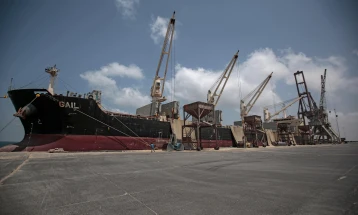 Izraeli sulmon portin e Huthëve në Jemen