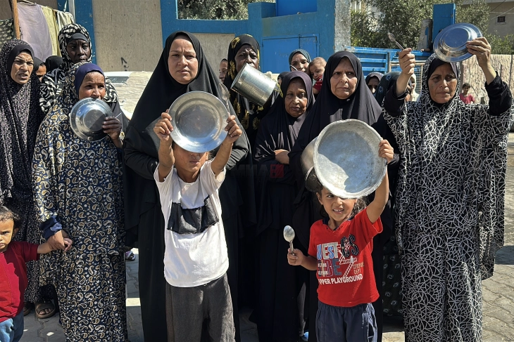 Një vajzë katërvjeçare vdes nga uria në Gazë, ndërsa Izraeli kufizon furnizimet me ushqim