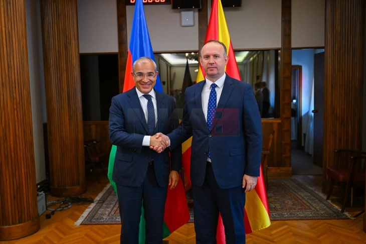 Takimi i kryetarit të Kuvendit Gashi me ministrin e Ekonomisë së Azerbajxhanit, Mikail Xhabarov