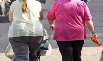 Во Британија повеќе од 40 отсто од возрасните се здебелиле за време на пандемијата