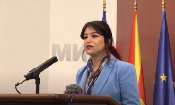 E Majta do të paqesë nismë për shkarkimin e kryetares së KSHPK-së