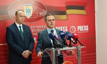 Kryetari i Kuvendit hapi zyrën për komunikimin e deputetëve me qytetarët në Tetovë