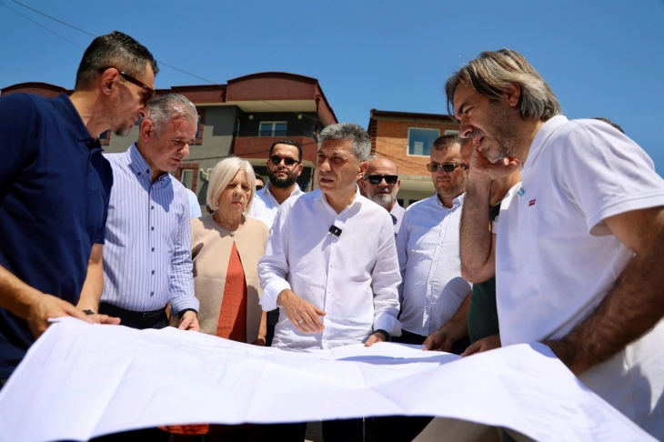 Mexhiti dhe Ganiu inspektuan punimet në lagjen Sahat kullë