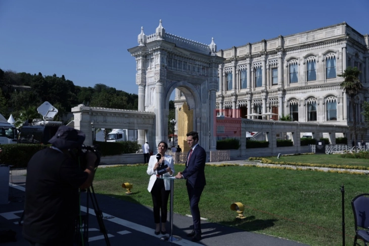 Delegacionet e Rusisë dhe Ukrainës në Pallatin Çiragan, pritet fillimi i negociatave