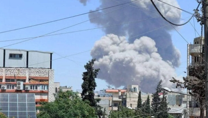 Најмалку 12 загинати и над 100 повредени во експлозии во Сирија