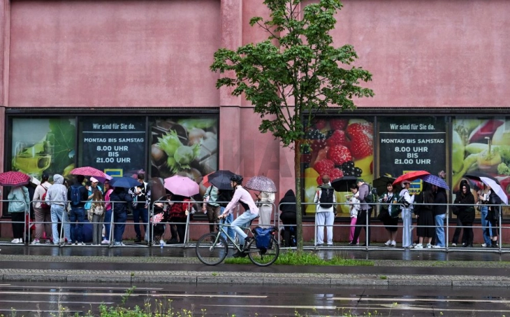 Редици пред првата „Лабубу“ продавница во Германија