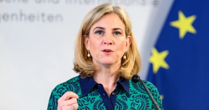 Австриска министерка за надворешни работи: Путин губи време, Русија ќе биде преплавена со ковчези