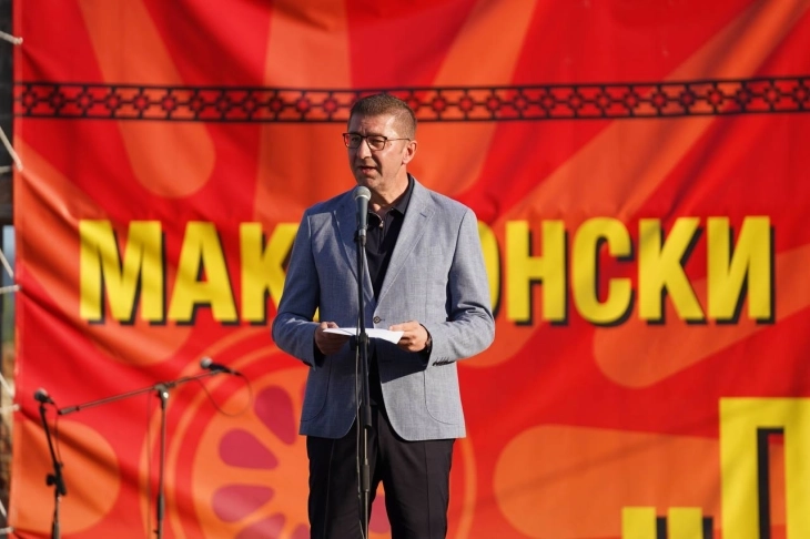 Mickoski: Pusteci është dëshmi se përkatësia nuk fshihet, se rrënja mbetet edhe kur mbi të fryjnë erëra të forta