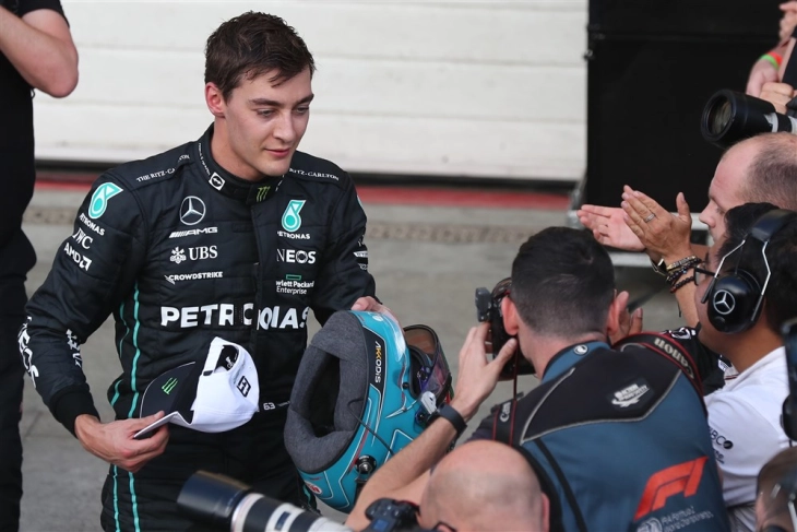 Расел блиску до повеќегодишен договор со Мерцедес