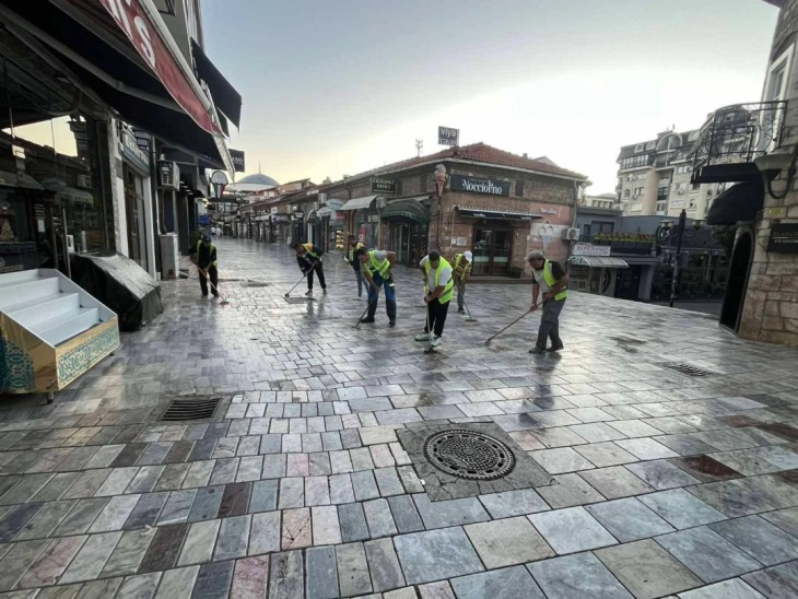 Акција за чистење на охридската чаршија