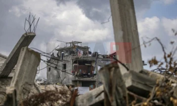 Dhjetëra të vrarë në sulmet izraelite ndaj Gazës qendrore