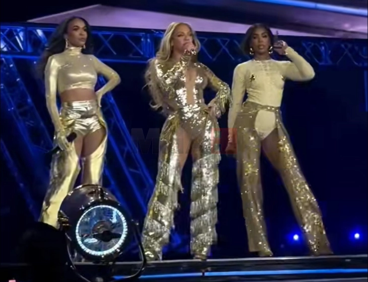 Bijonsi në fund të turneut të saj sërish u bashkua me 