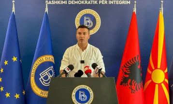 Ademi: Kërkojmë hetim për veprimtarinë e organeve të sigurisë nga viti 1945 e këtej dhe verifikimin e origjinës së pronës të të gjithë bartësve të funksioneve publike