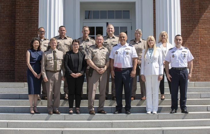 Delegacioni i udhëhequr nga shefi i Shtatmadhorisë, Lafçiski u takua me guvernatorin e Vermontit dhe vizitoi universitetin 