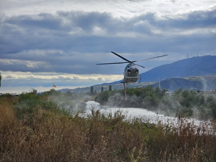 Хеликоптерот „Блек хок“ слета на скопскиот аеродром, утре ќе биде вклучен во гаснењето на пожарот на Готен