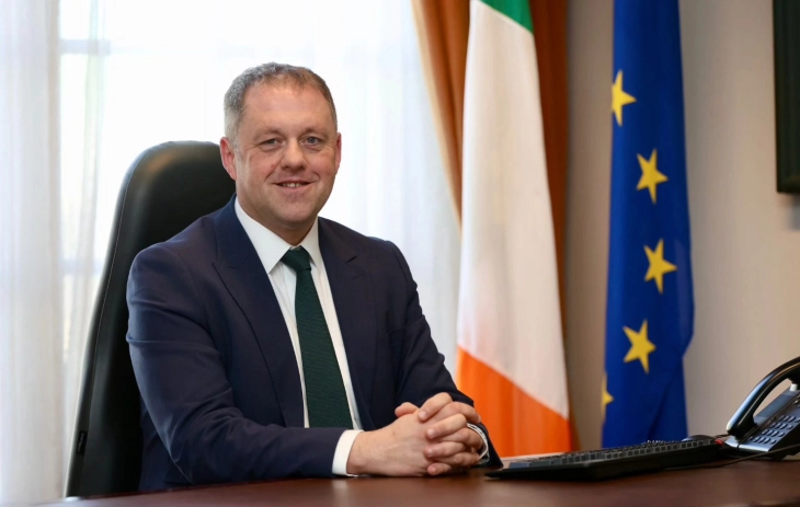 Ministri irlandez për çështje evropiane dhe mbrojtje Birn sot në Shkup