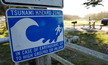 Tërmet me magnitudë prej 8.7 ballë godet Gadishullin rus Kamçatka, jepet alarm për cunami